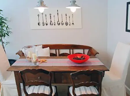Amara Astoria-luxury Apartment *
