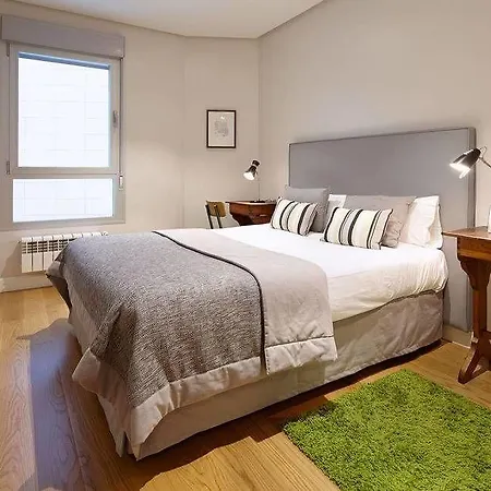 Amara Astoria-luxury Apartment *
