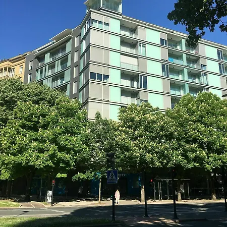 Amara Astoria-luxury Apartment